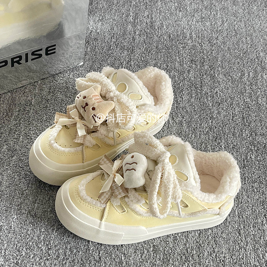 韩版厚底小白鞋女款2024爆款百搭鞋子学生休闲面包鞋保暖加绒板鞋