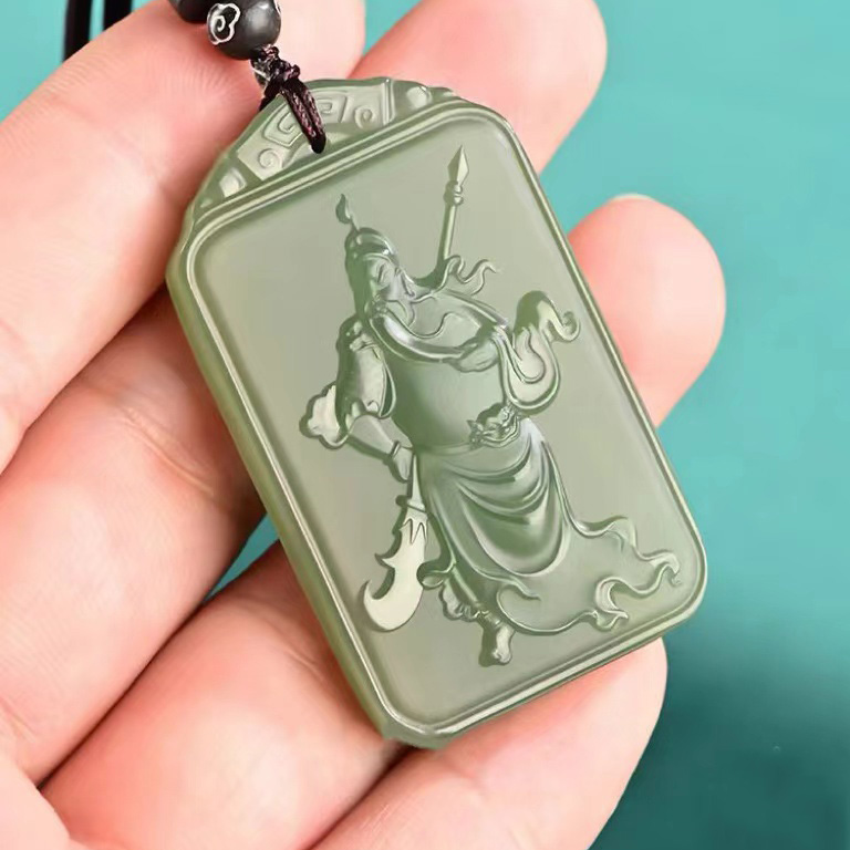 和田玉湖水绿色关公精雕款男士玉牌吊坠天然玉石挂件大气百搭礼物