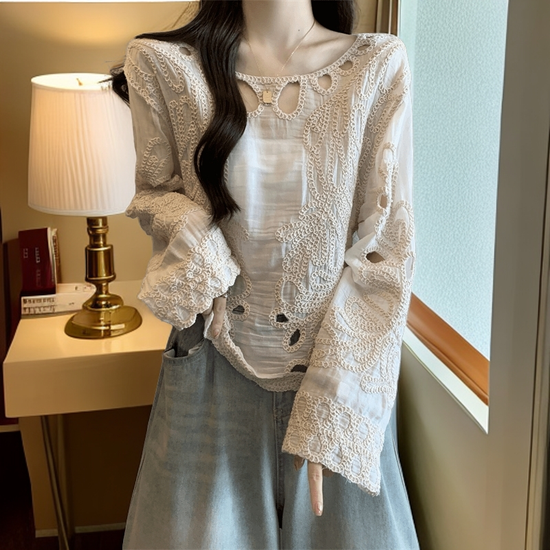 大码女上衣胖MM早秋小众设计感韩版百搭镂空绣花长袖衬衣时尚上衣