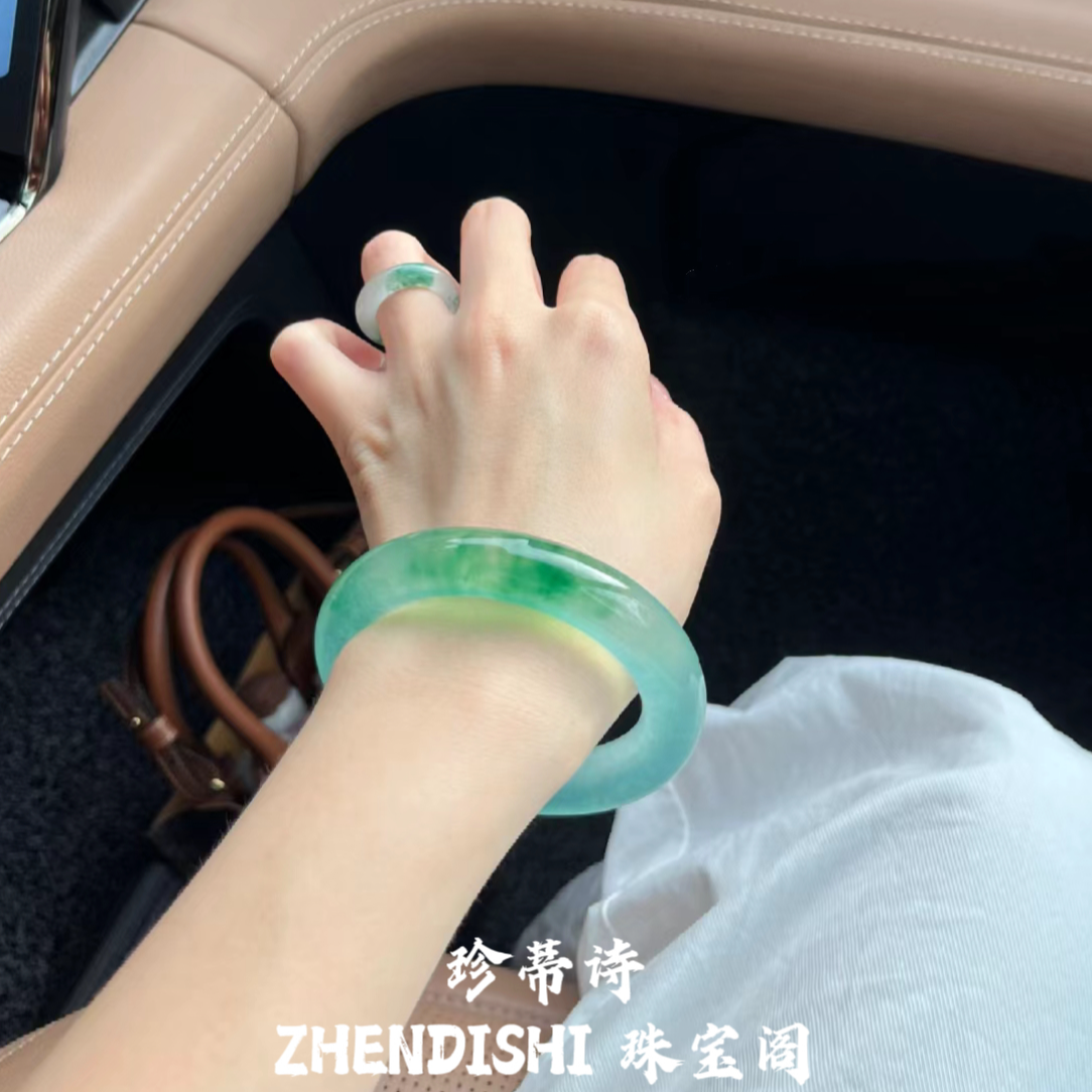 珍蒂诗高冰半山水玉手镯阳绿色手镯独龙玉手镯玛瑙玉髓手镯送礼物