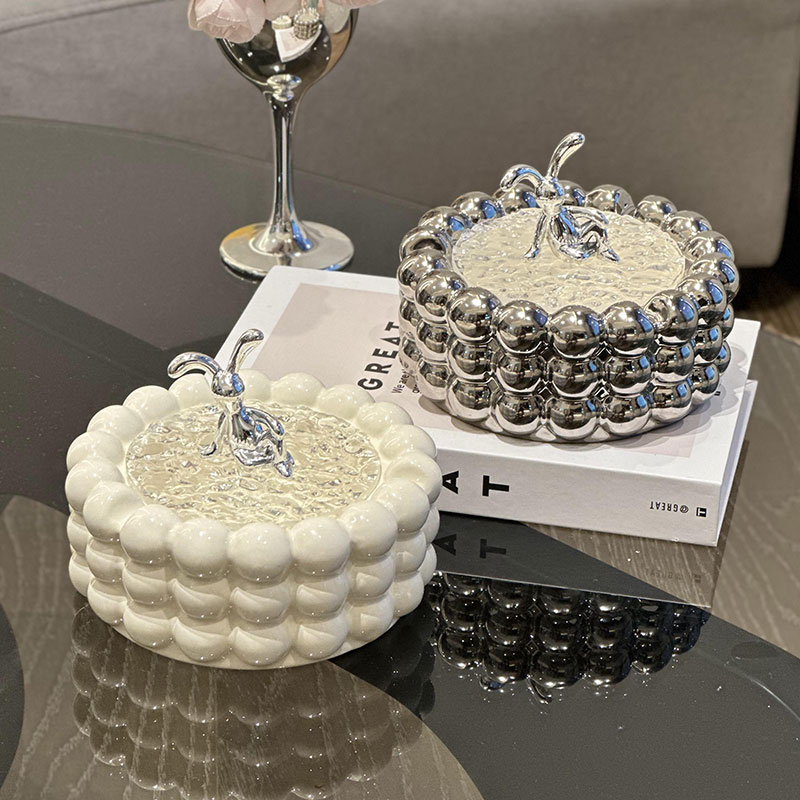 陶瓷烟灰缸家用客厅高级感创意个性高档大气带盖式防飞灰轻奢摆件