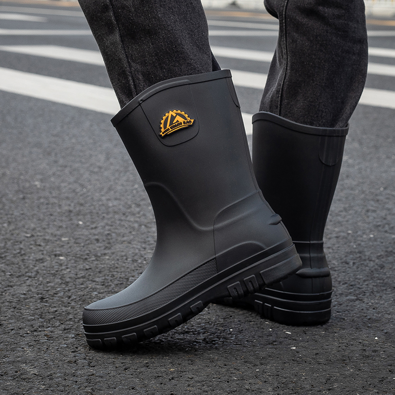 厨房防男鞋夏中筒雨鞋正品防滑防臭耐磨钓鱼水鞋工作胶鞋高能感