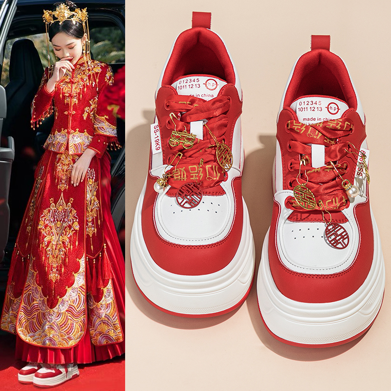 汉服秀禾结婚鞋女2025新款新娘鞋真皮厚底内增高休闲红色板鞋8CM