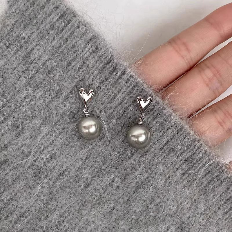 925银针仿珍珠耳饰 银灰色秋冬灰色高级耳环小巧气质爱心耳钉3654