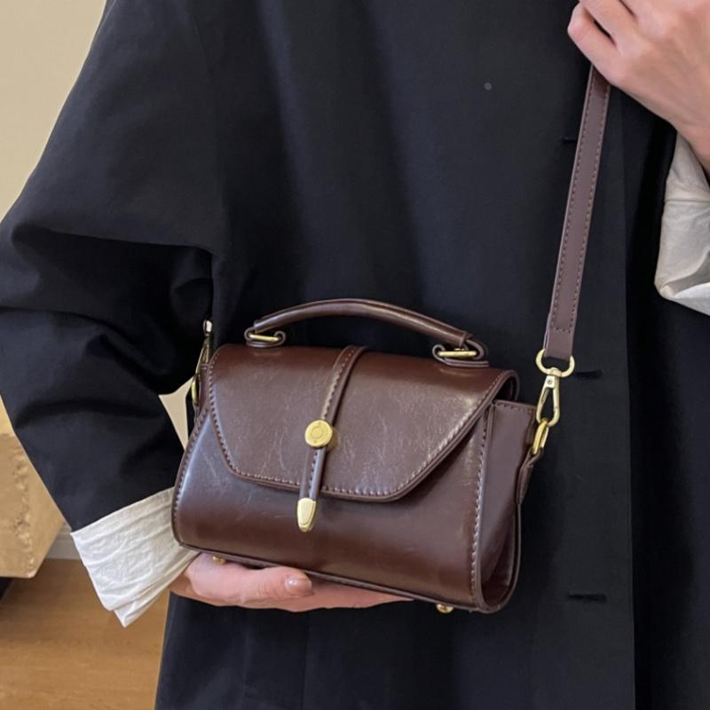 女士包包2024新款潮高级感时尚秋冬复古百搭单肩斜挎包爆款小方包