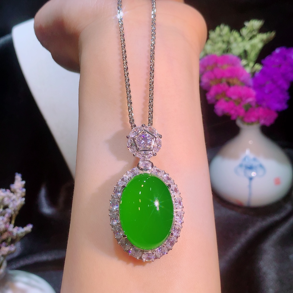 「霞姐珠宝」巴西绿色时尚轻奢气质玉髓大鸽子蛋吊坠s925银镶嵌