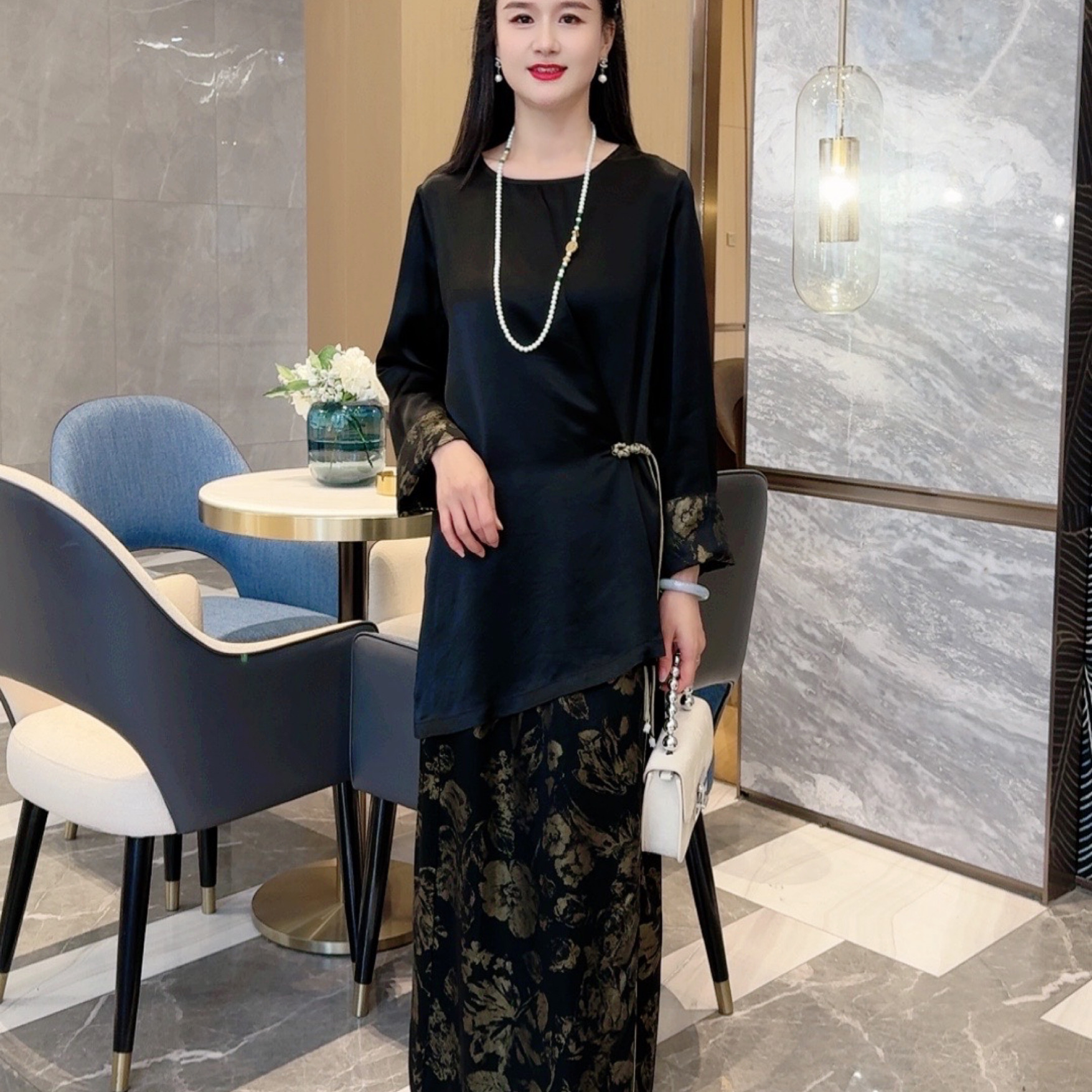 2025春款定制高档醋酸简约大方中式开叉洋气套装