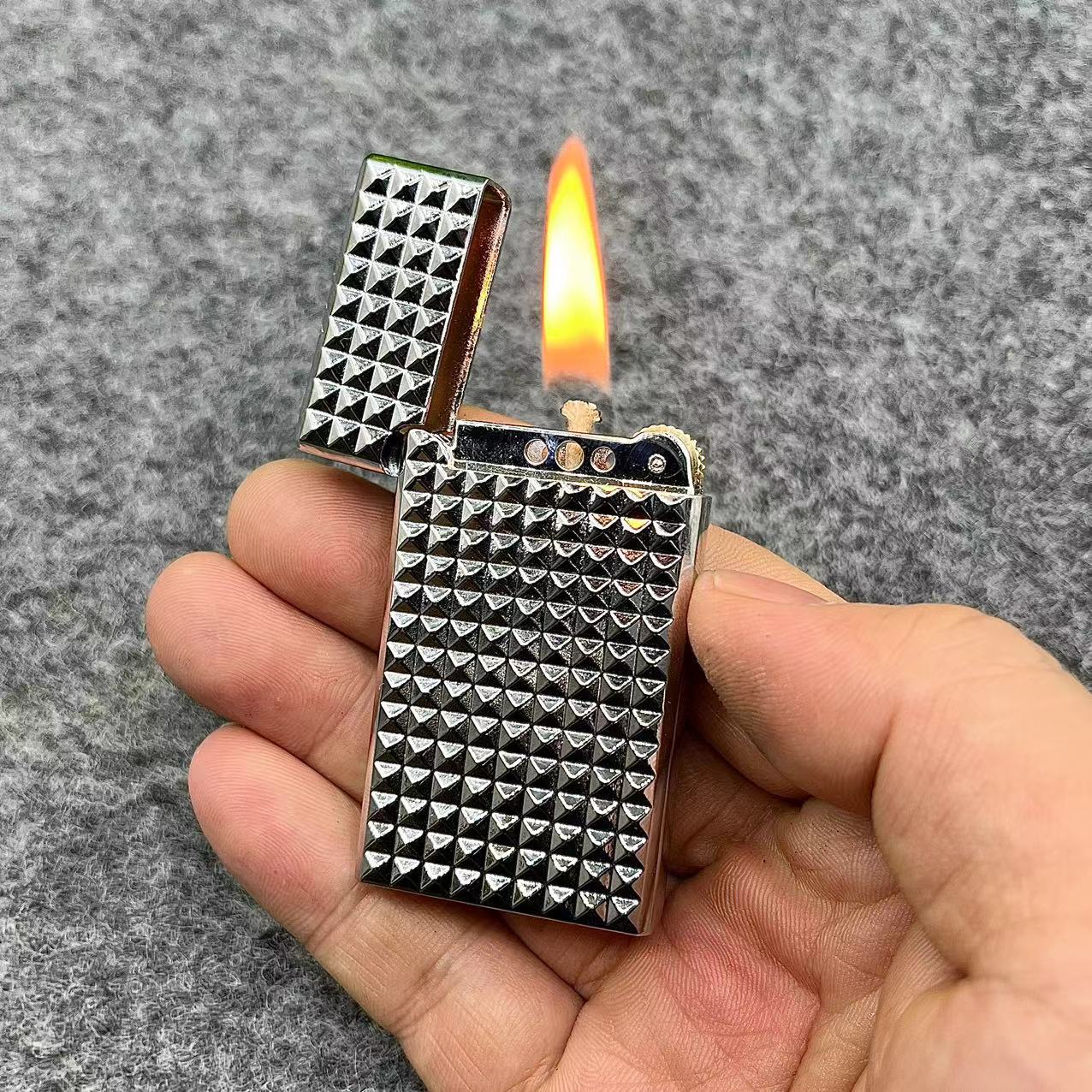 【豫邦】巴黎钉薄款煤油打火机炫酷银色豪华机械原装一体纤巧高颜值