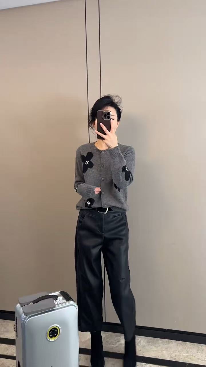 春季超火女装2026年今年流行气质高级感复古花朵针织开衫毛衣外套