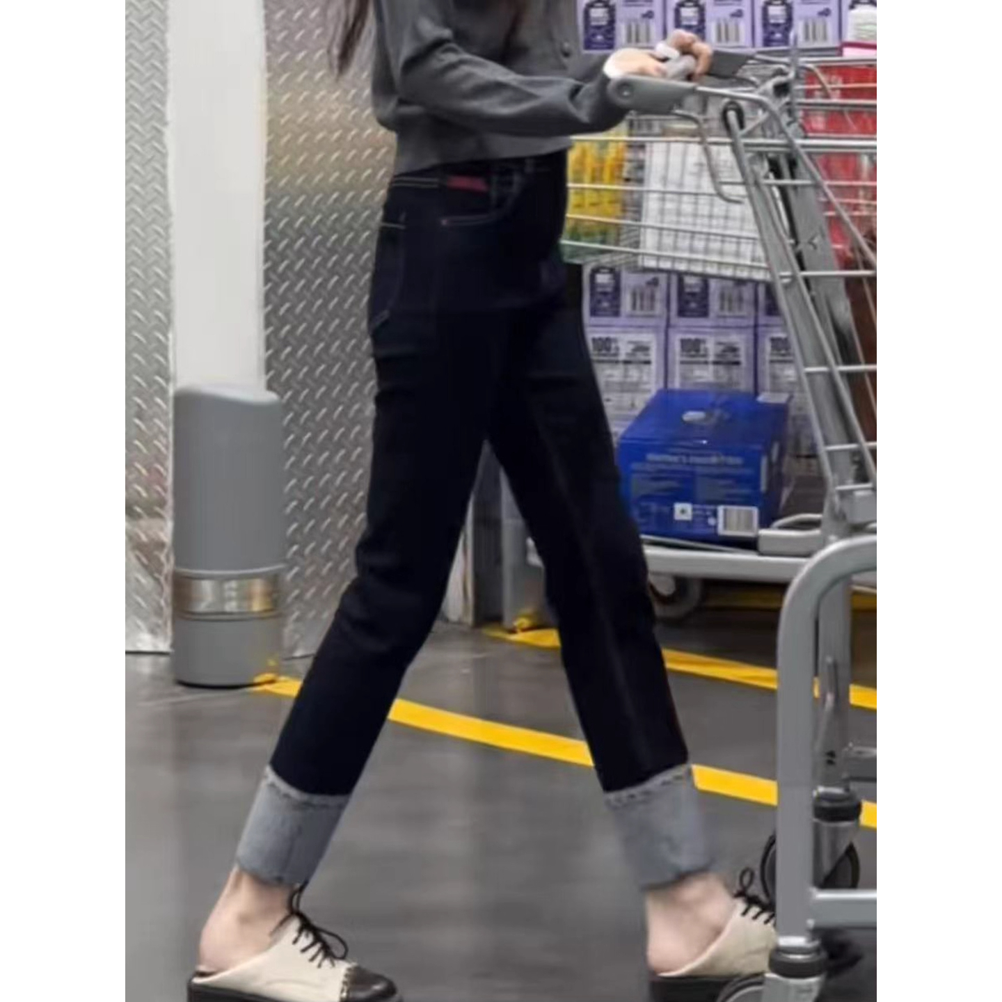 张元一同款女装秋季高腰翻边直筒撞色牛仔裤修身显瘦撞色烟管裤子