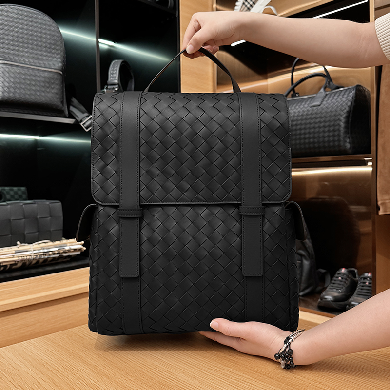 BOSOM VARVLEBV【胎牛皮】男士双肩背包轻奢商务纯手工编织双肩包