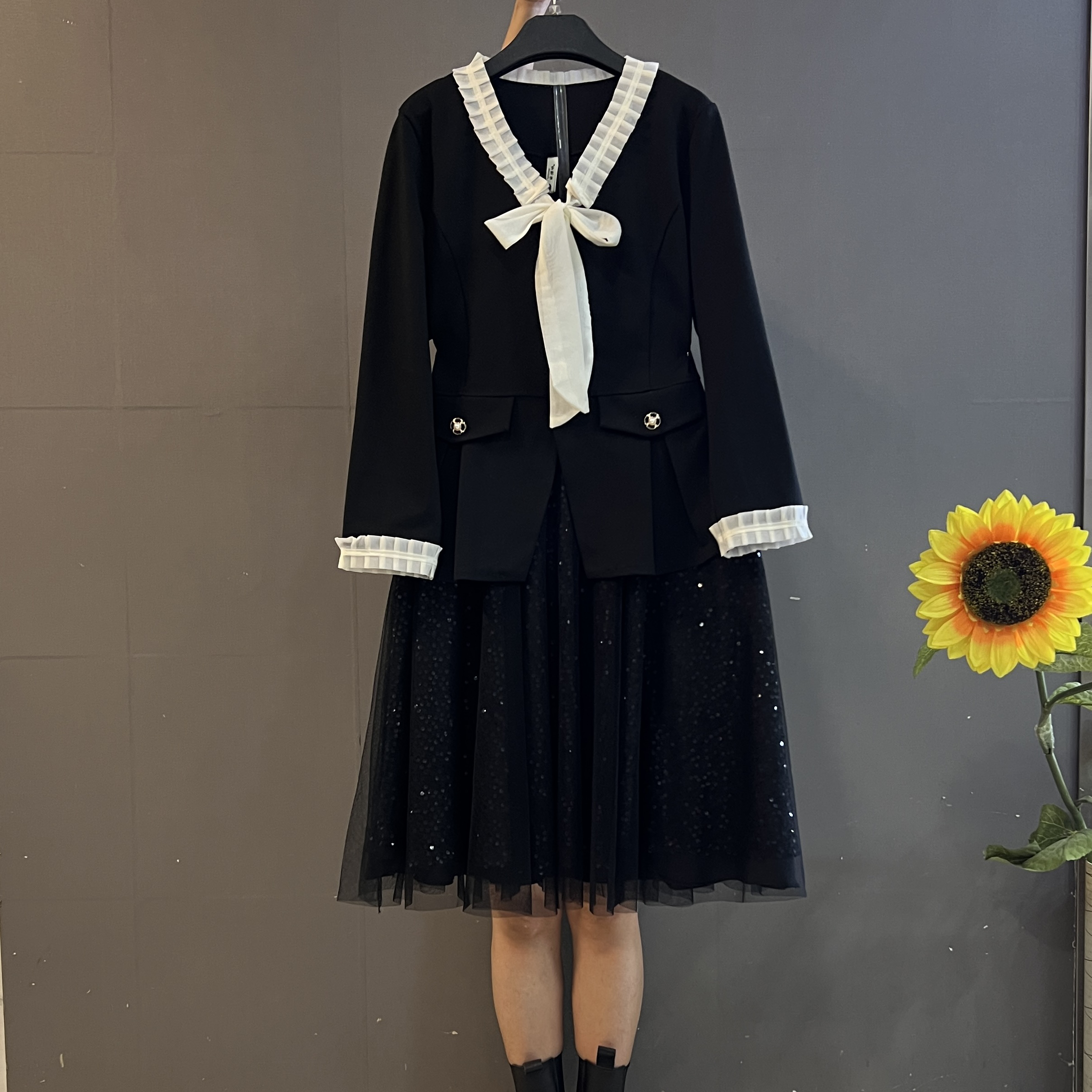 时尚气质V领蕾丝边系带蝴蝶结短西服吊带网纱连衣裙两件套装