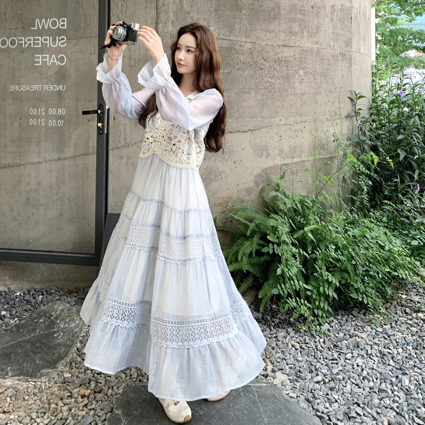 度假风法式减龄蓝色连衣裙女2025秋季新款蕾丝巨好看独特漂亮裙子