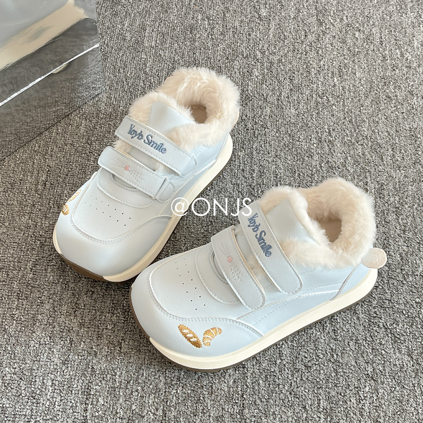 保暖板鞋加绒加厚底小白鞋子女款爆款2025新款棉鞋女冬外穿面包鞋