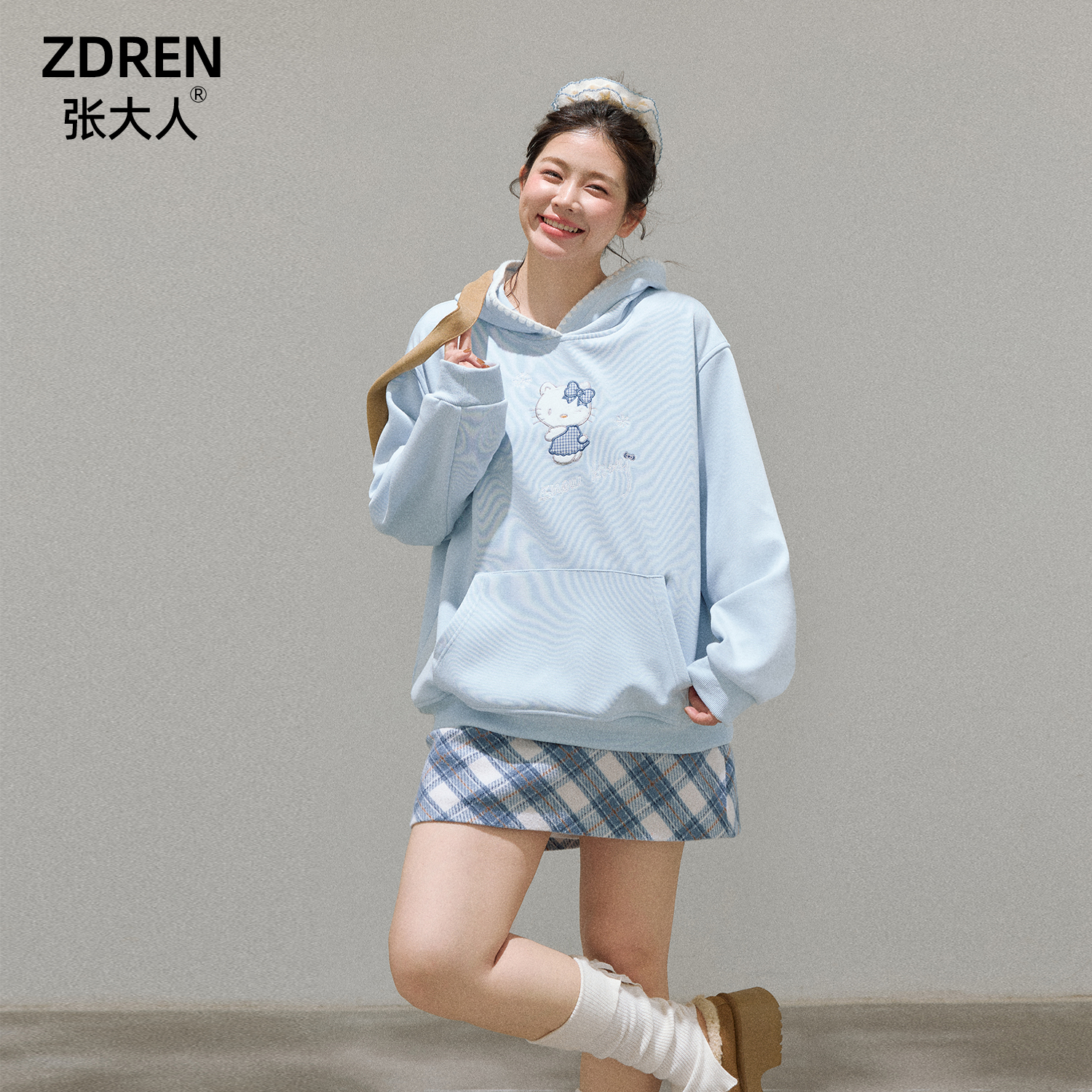 张大人【巴黎暮色】大码女装微胖妹妹凯蒂猫刺绣连帽卫衣半裙套装