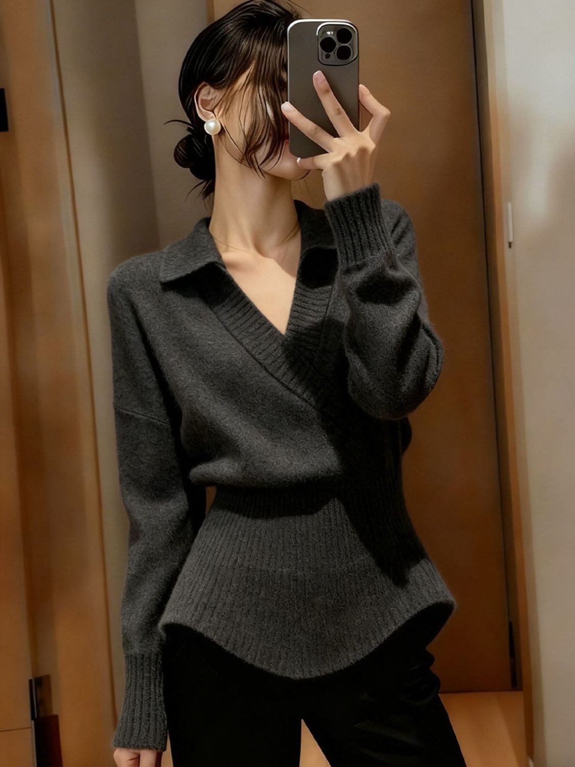 小香风时尚洋气收腰V领针织衫上衣冬季新款气质显瘦内搭加厚毛衣