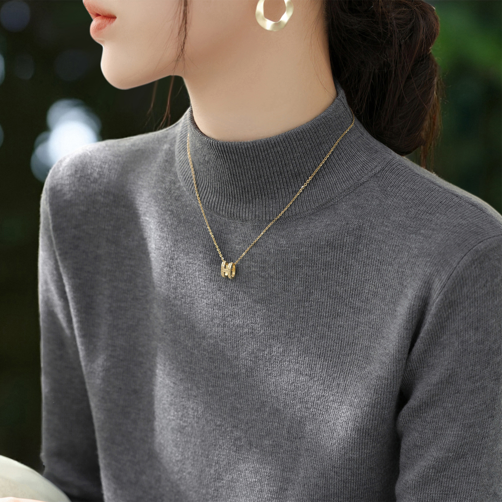 深灰色内搭打底上衣2025冬季新款修身长袖针织衫套头半高领毛衣女