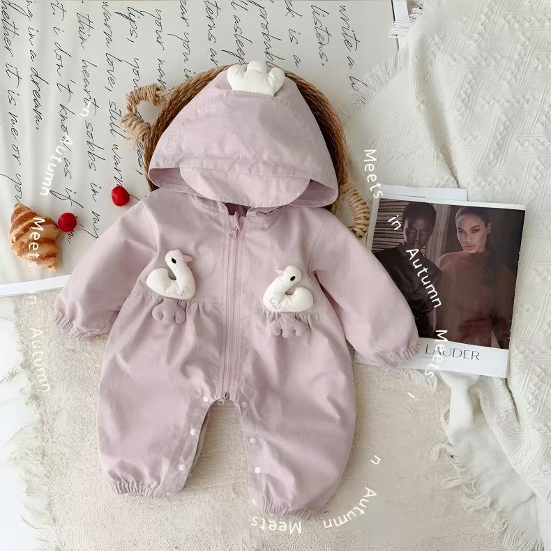 叮当猫婴儿衣服秋装新款外套宝宝春秋季冲锋衣连体衣外出爬服哈衣