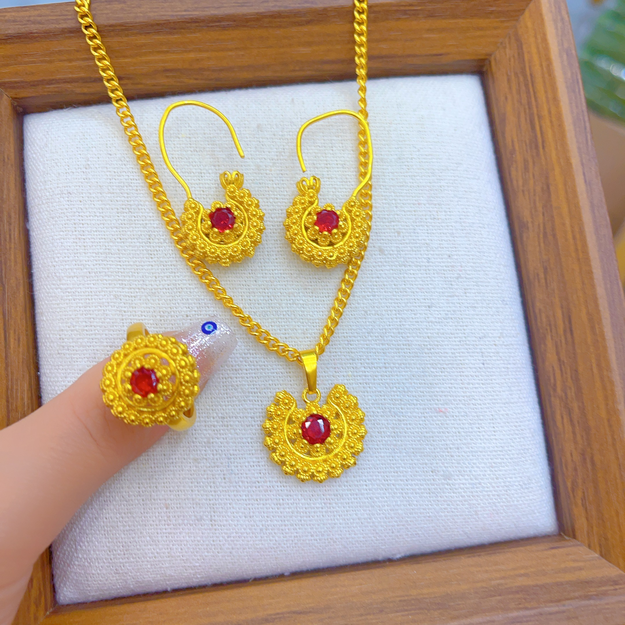 铜合金耳饰 1742新款妈妈喜欢的款式白搭时尚金色铜合金爆款