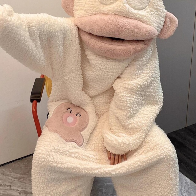 白色丑鱼睡衣连体珊瑚绒秋冬季加厚保暖搞怪卡通睡袍大嘴鱼可外穿