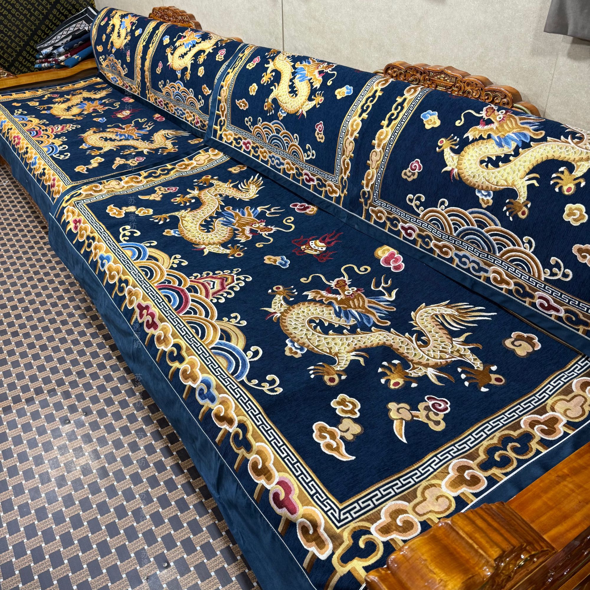 2025新款藏式卡垫藏式床垫雪尼尔提花防滑加厚拉萨发货邮政包邮