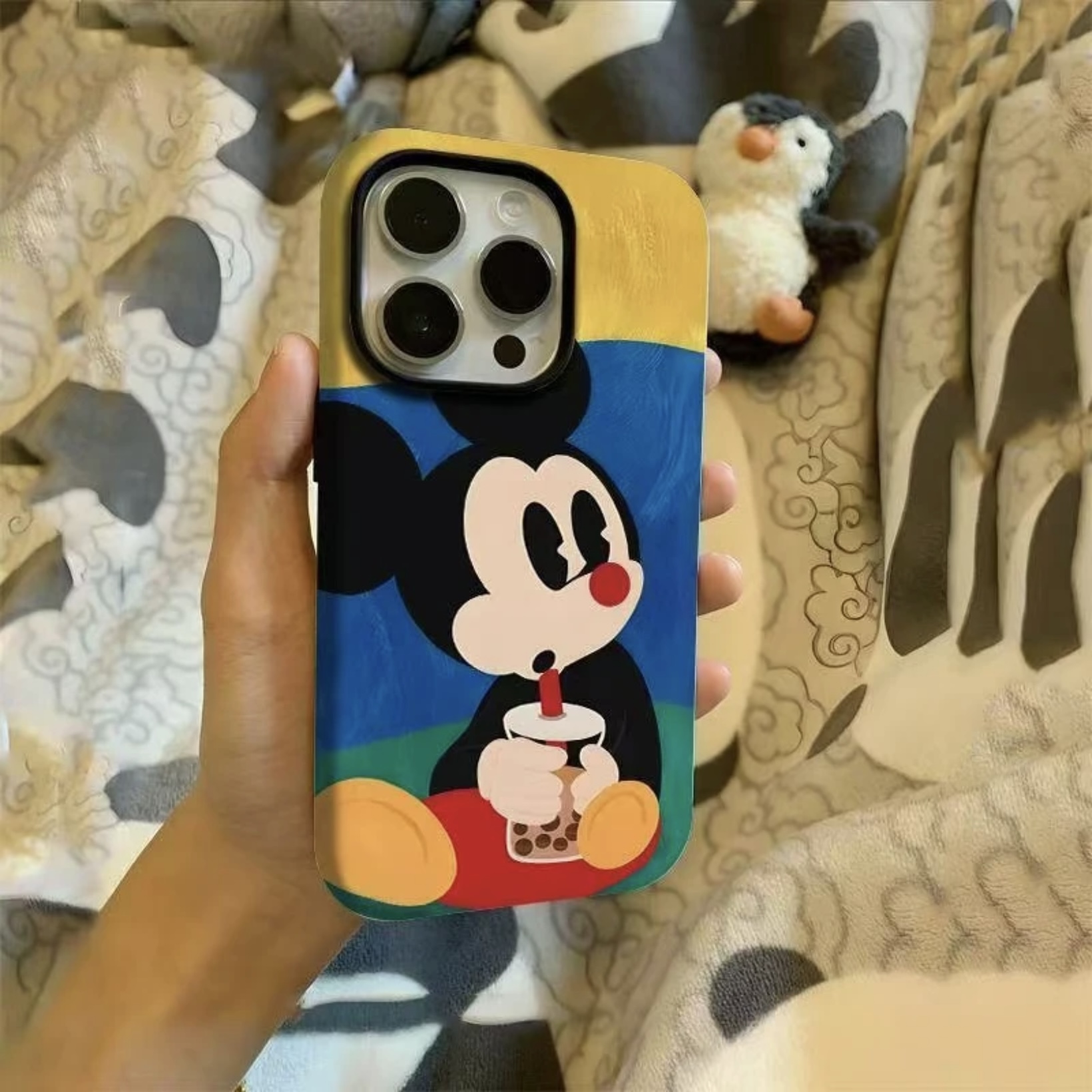 欧克里里奶茶呆萌米奇适用苹果17/16手机壳华为P70小米15oppvivo