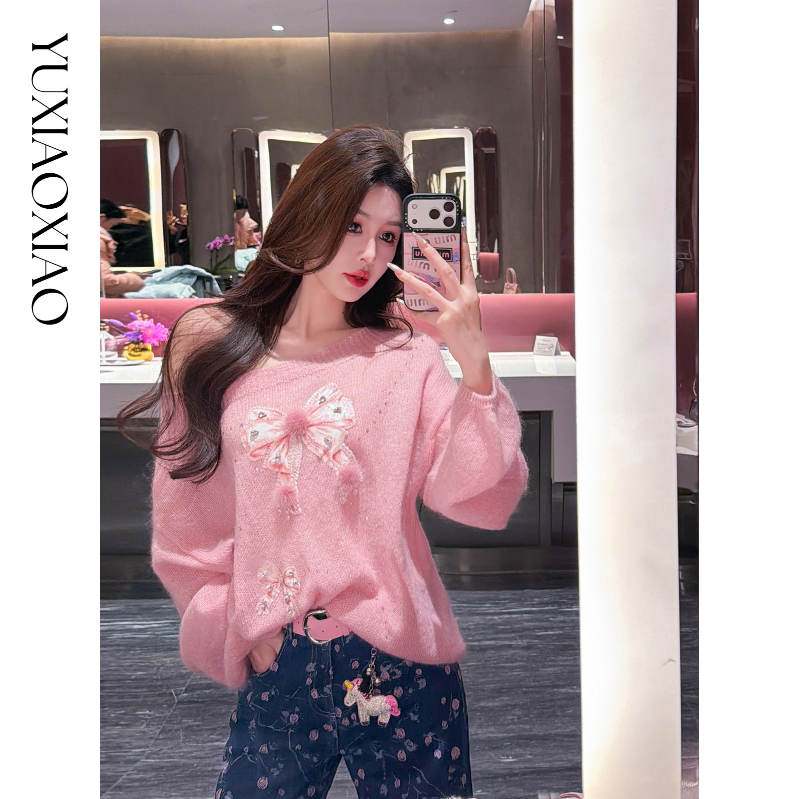 余潇潇【浪漫织梦】马海毛绵羊毛混纺钻饰蝴蝶结烫钻宽松套头羊毛衫