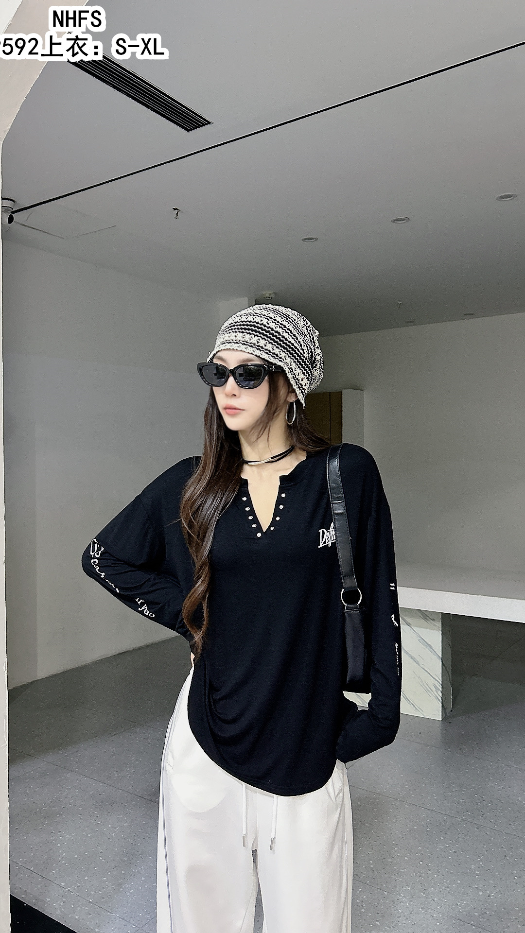 秋季V领铆钉印花长袖—9592（N）