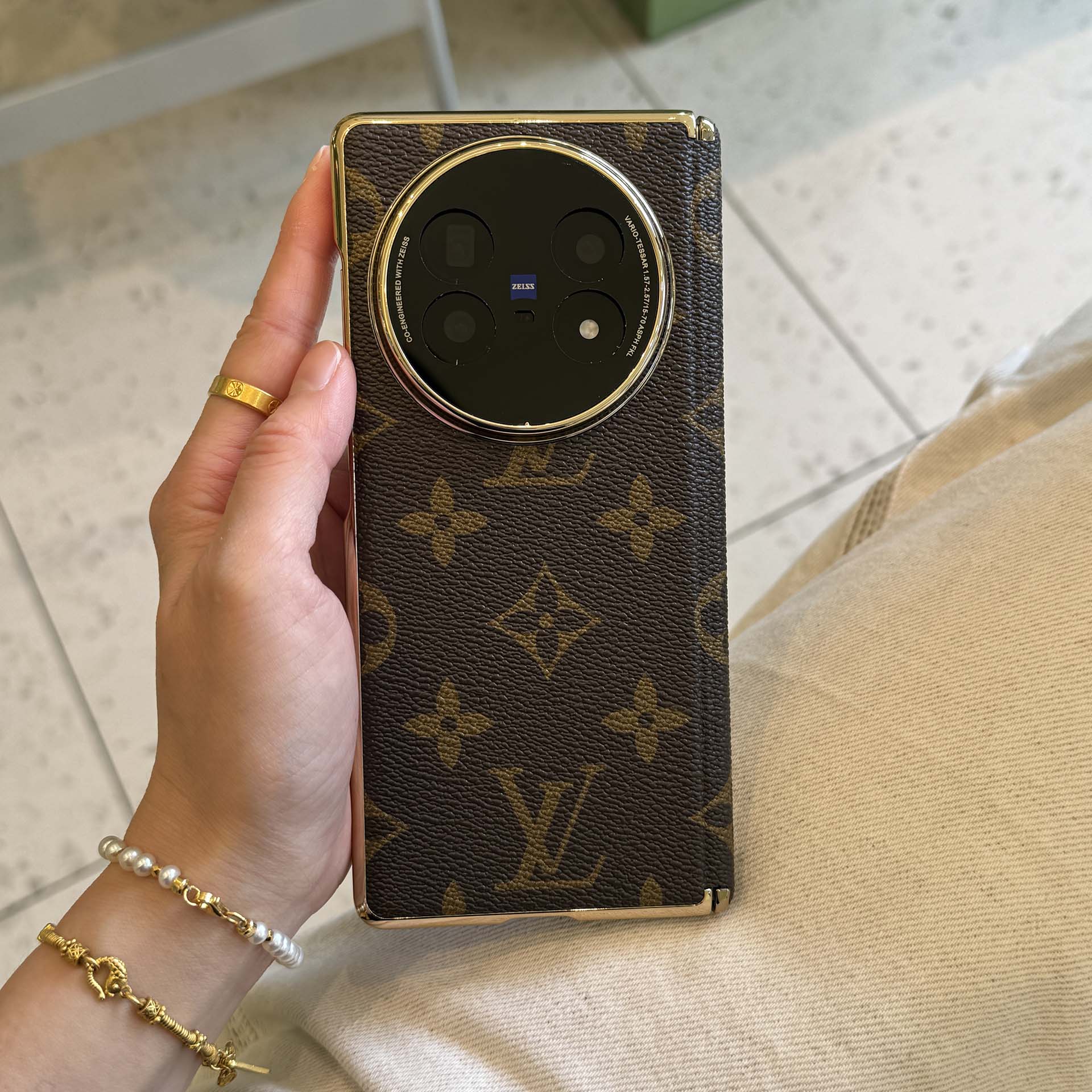适用vivoxfold5真皮潮牌字母手机壳xfold5新款真皮保护套