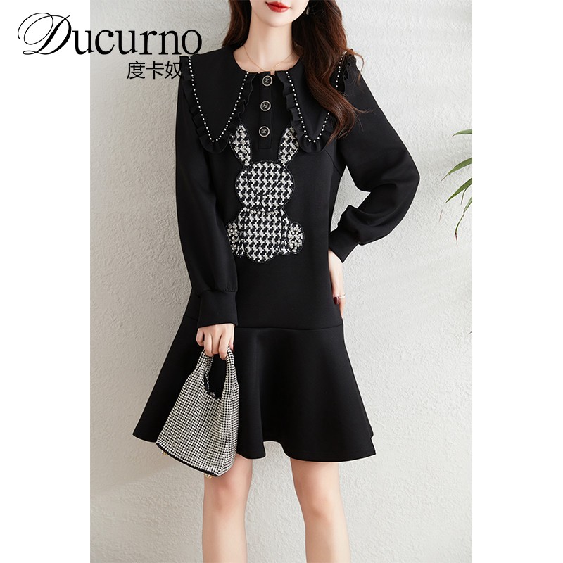 法式钉珠娃娃领黑色连衣裙女2025春季新款时尚减龄胖mm显瘦小黑裙