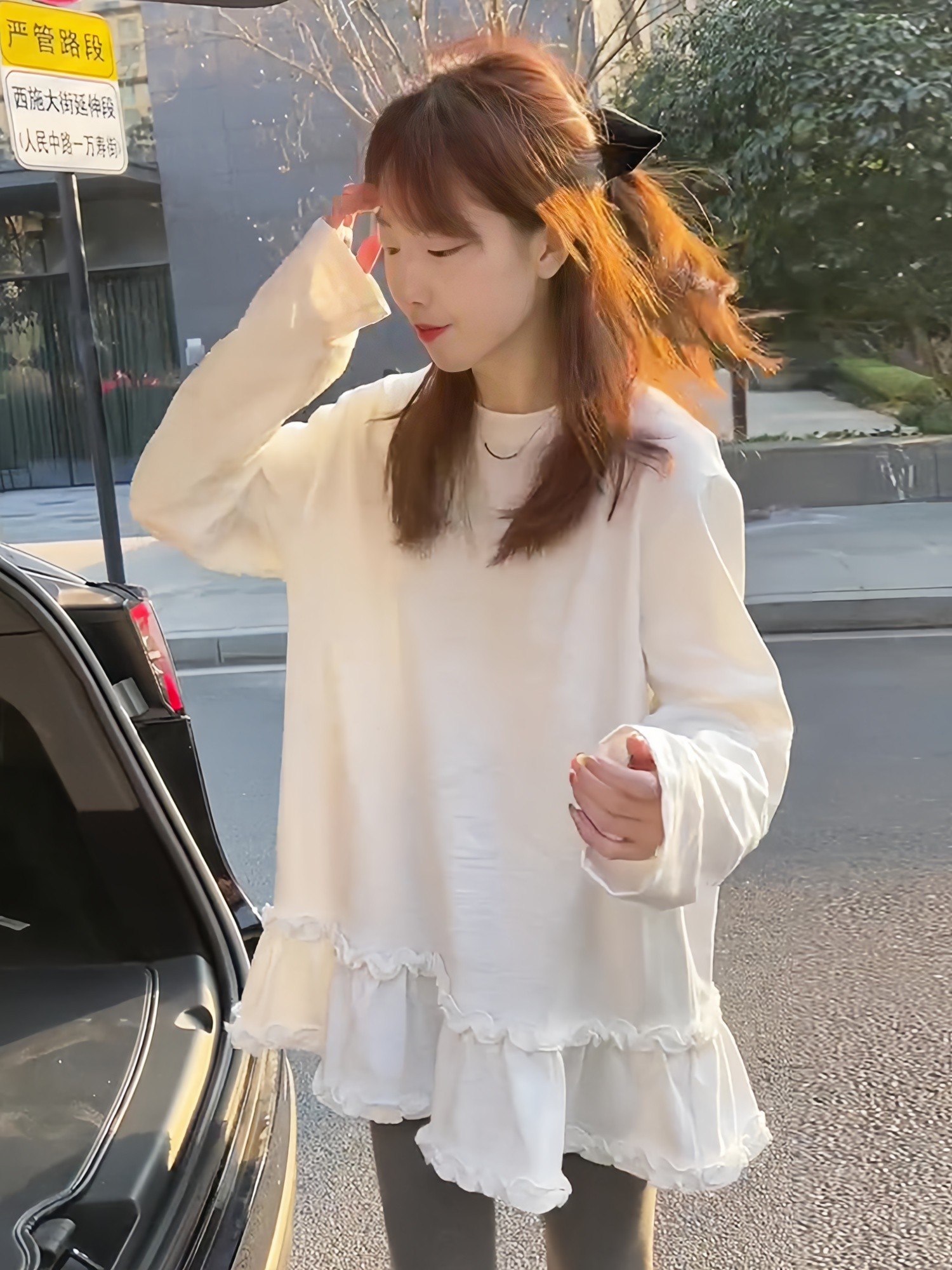 设计感圆领木耳花边下摆长袖T恤女2025新款独特别致宽松内搭上衣