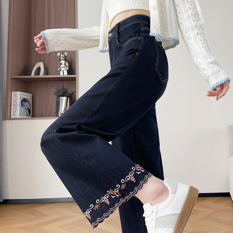 黑金蓝国风花边刺绣阔腿牛仔裤女2025秋季超火小个子弹力直筒裤子
