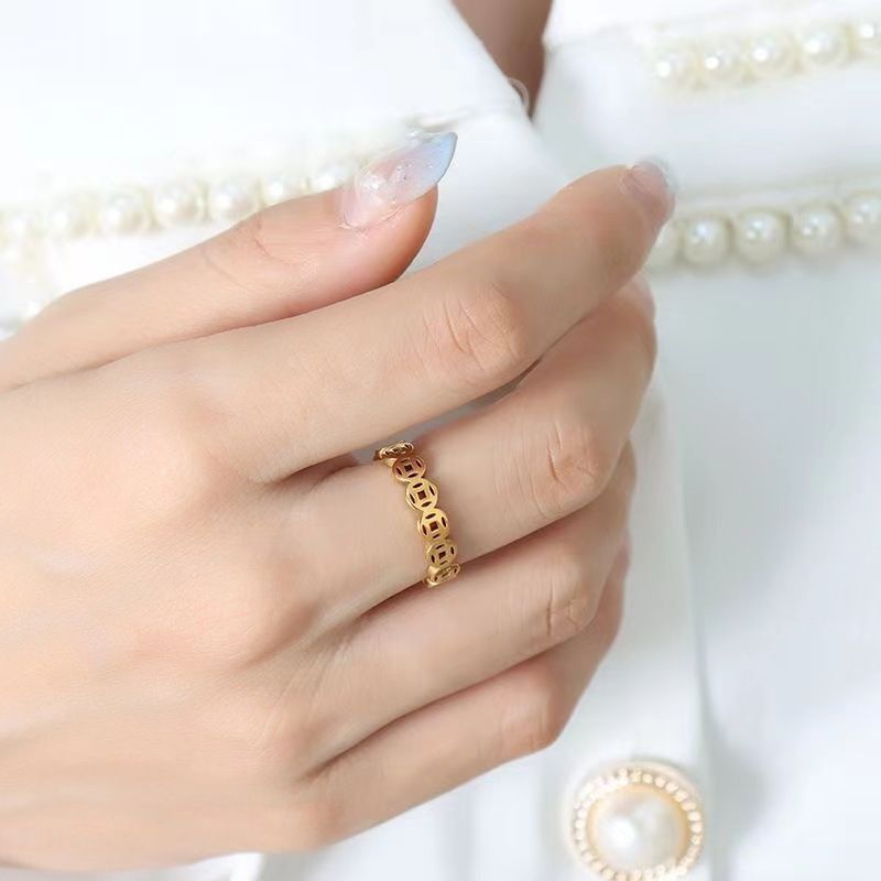 钛钢戒指 钛钢轻奢戒指18K镂空铜钱食指戒指女时尚个性韩版2