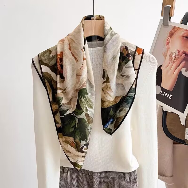 玫瑰的故事法式油画风桑蚕丝羊毛方巾百搭丝毛围巾护脖保暖领巾