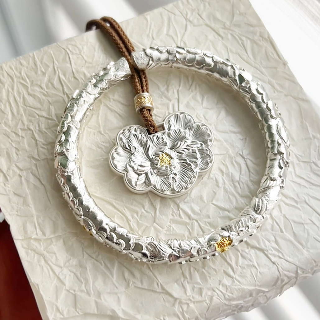 足银手镯 秋冬爆款牡丹花雕刻实心开口银手镯新中式风格69克左右