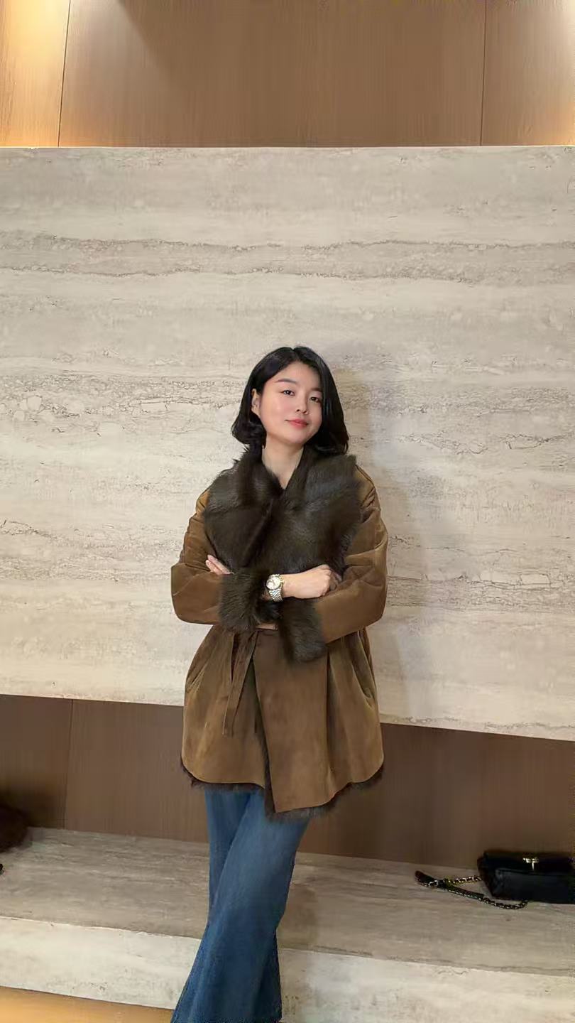 TANTAN  气质时尚轻奢收腰V领秋冬外套3360