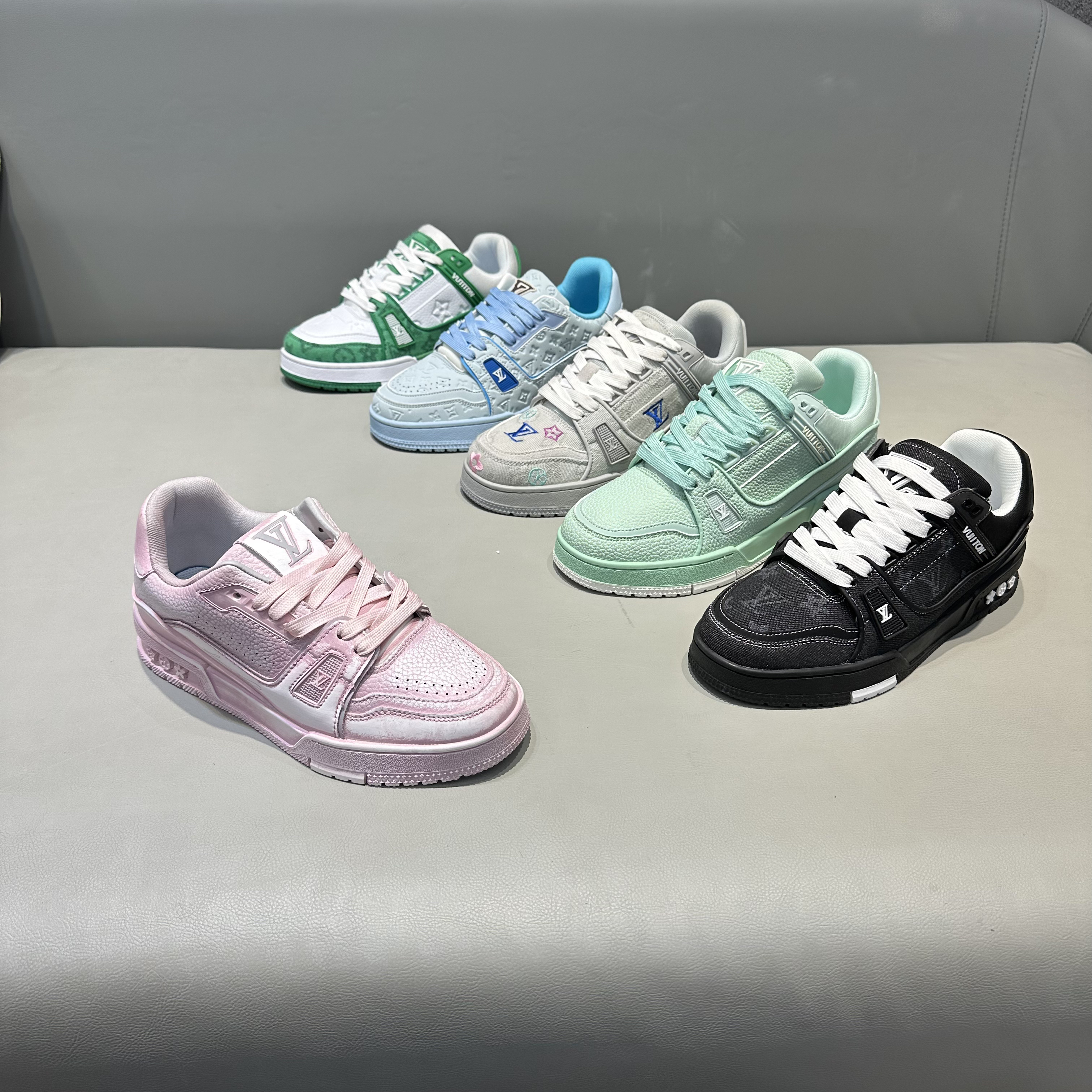 新琉利推荐时尚潮流休闲百搭秋冬款情侣鞋