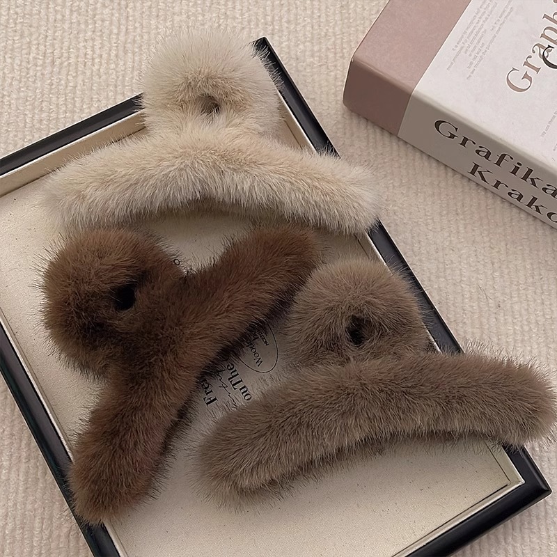 简约百搭秋冬大号毛毛抓夹女2025新款鲨鱼夹发量多发夹后脑勺头饰