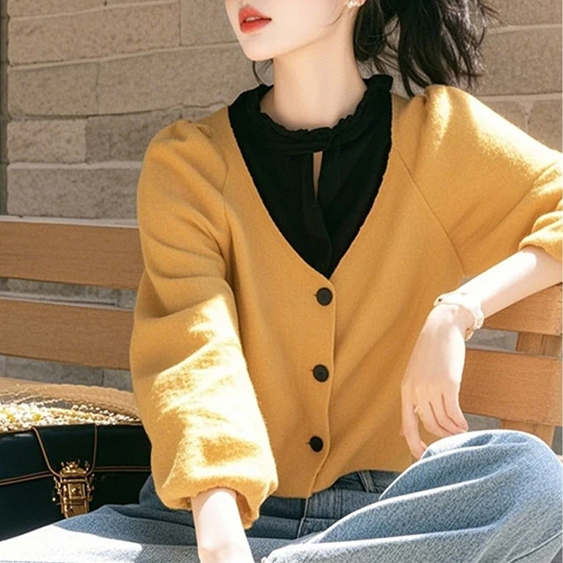 今年流行爆款漂亮小衫洋气独特超好看姜黄色拼接假两件上衣春秋款