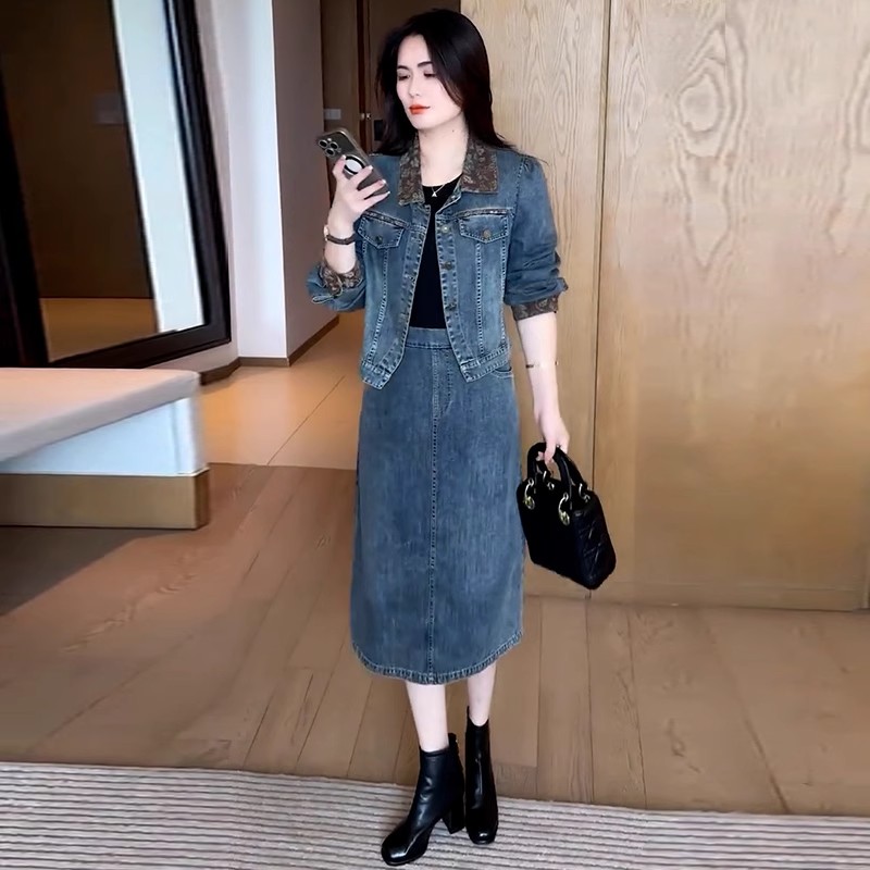 拉夏贝尔时尚休闲牛仔套装裙女2025秋季新款短款外套半身裙两件套