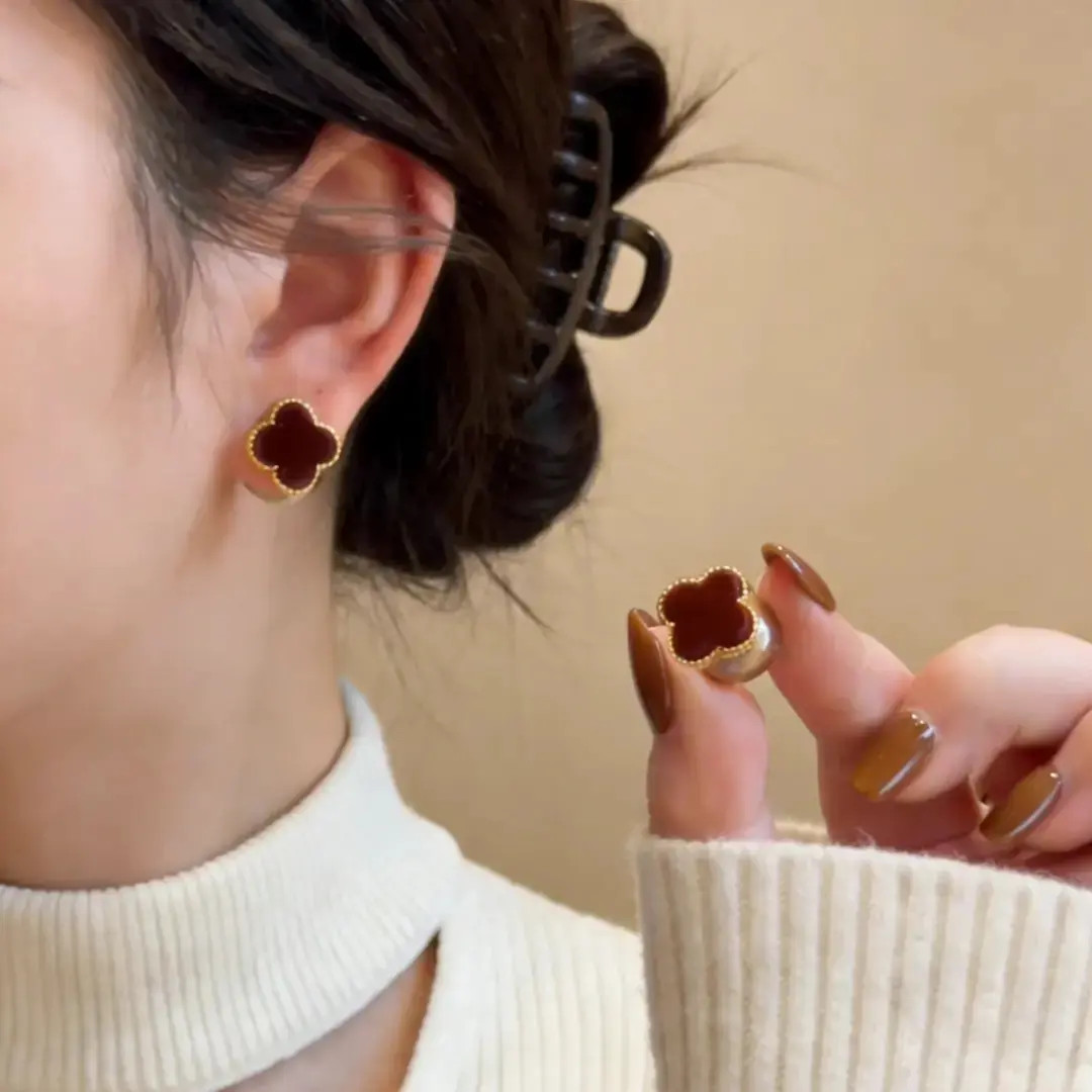 轻奢丝绒质感一款两戴红色四叶草珠珠耳环圣诞礼物