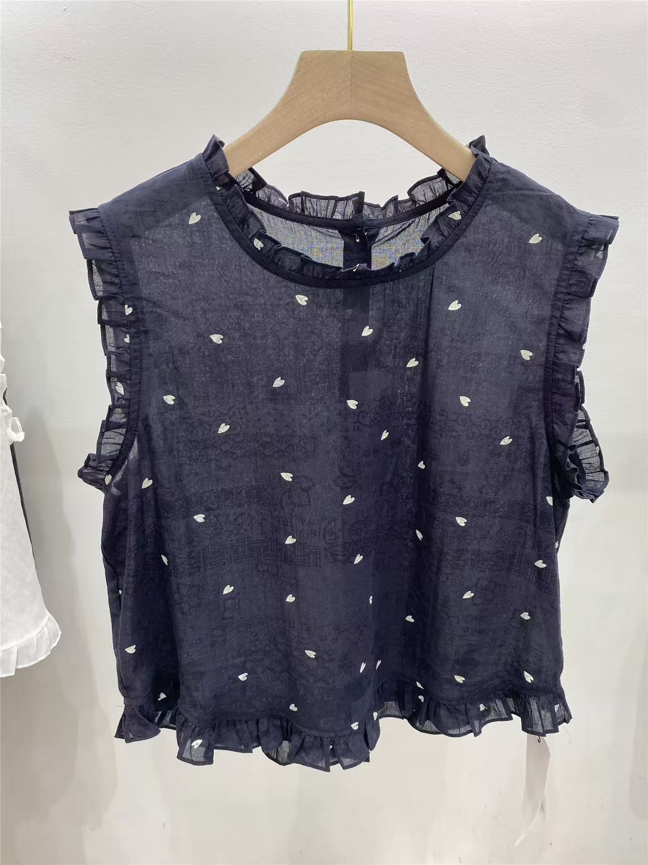 韩系爱心工艺木耳边无袖衬衫女夏季2025新款显瘦减龄提花小衫上衣