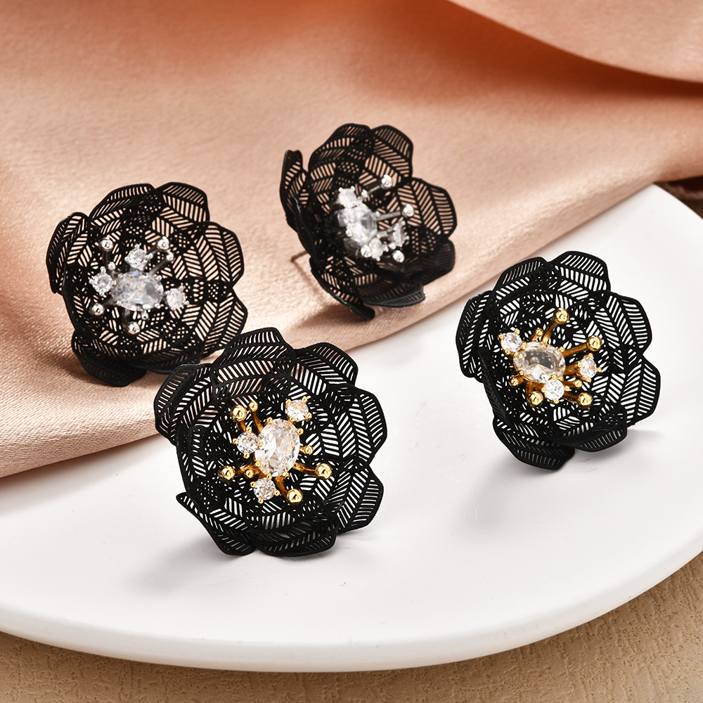 铜合金锆石耳饰 赫本风耳钉镂空花朵镶锆黑色优雅耳环手工耳饰