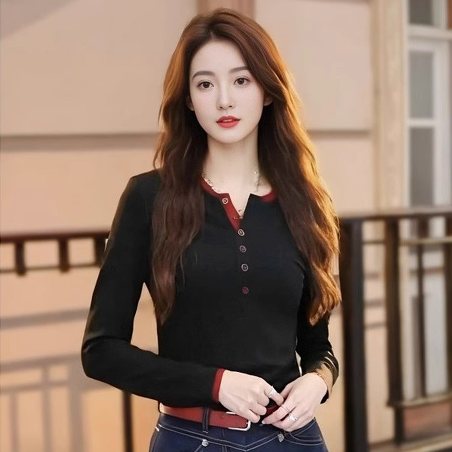 秋冬新款洋气上衣修身收腰T恤女设计感撞色排扣显瘦打底圆领长袖