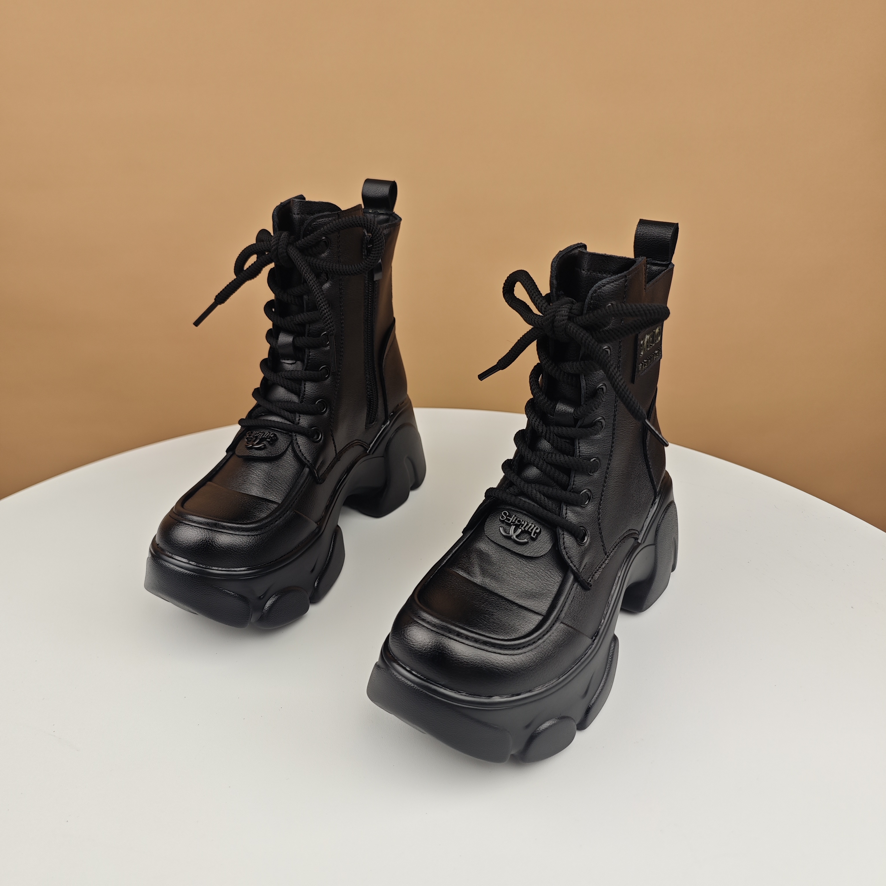 厚底马丁靴女英伦风2025秋冬新款加绒小个子增高棉靴爆款时尚短靴