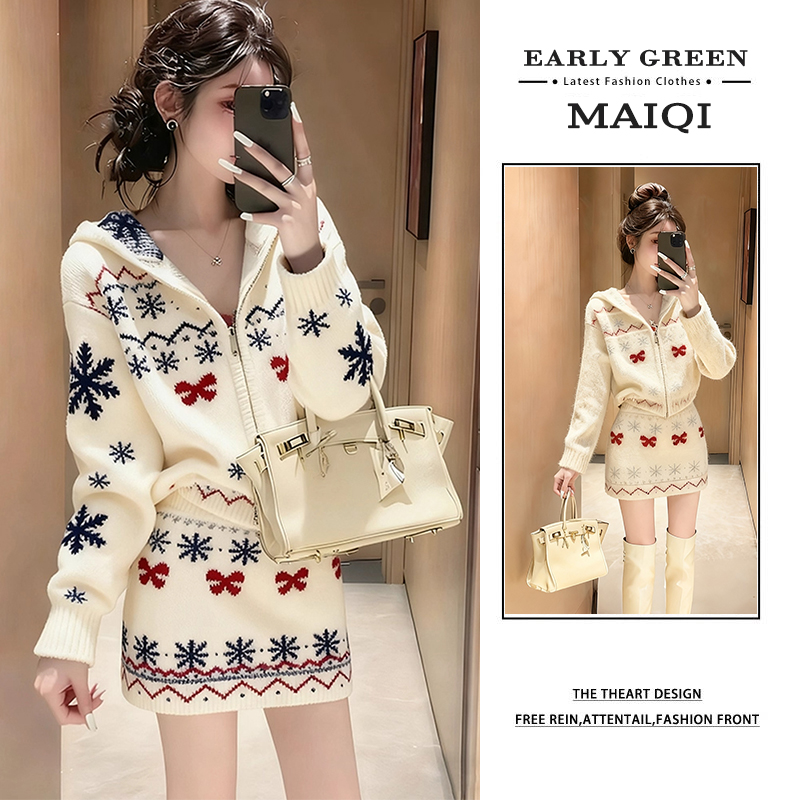 圣诞氛围感针织套装女2025新款秋冬穿搭甜美风印花上衣短裙两件套