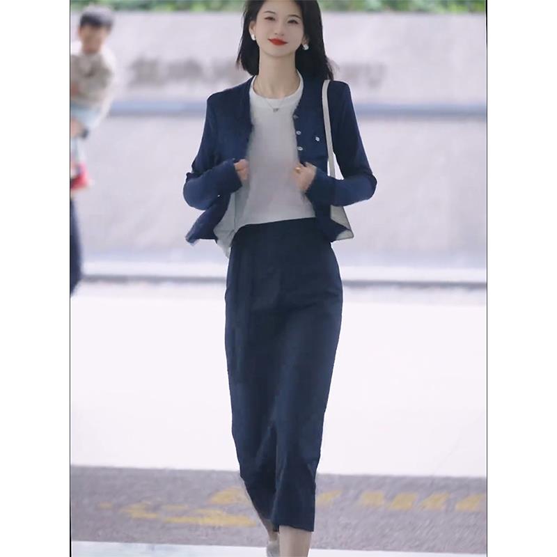 开春穿搭一整套女小个子高级感气质藏蓝色假两件开衫半身裙两件套