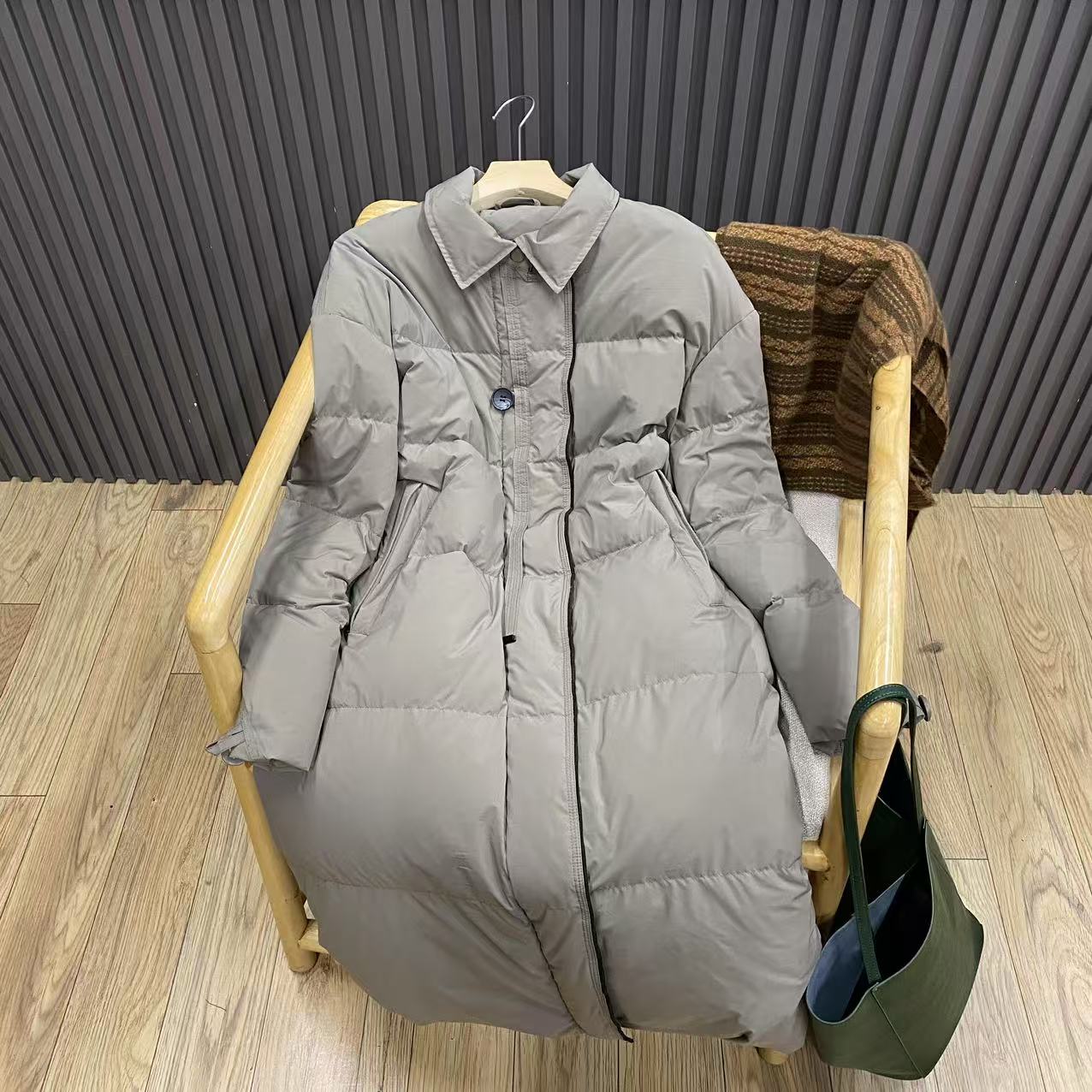 秋冬复古翻领长款简约90白鸭绒羽绒服宽松百搭保暖外套女W886