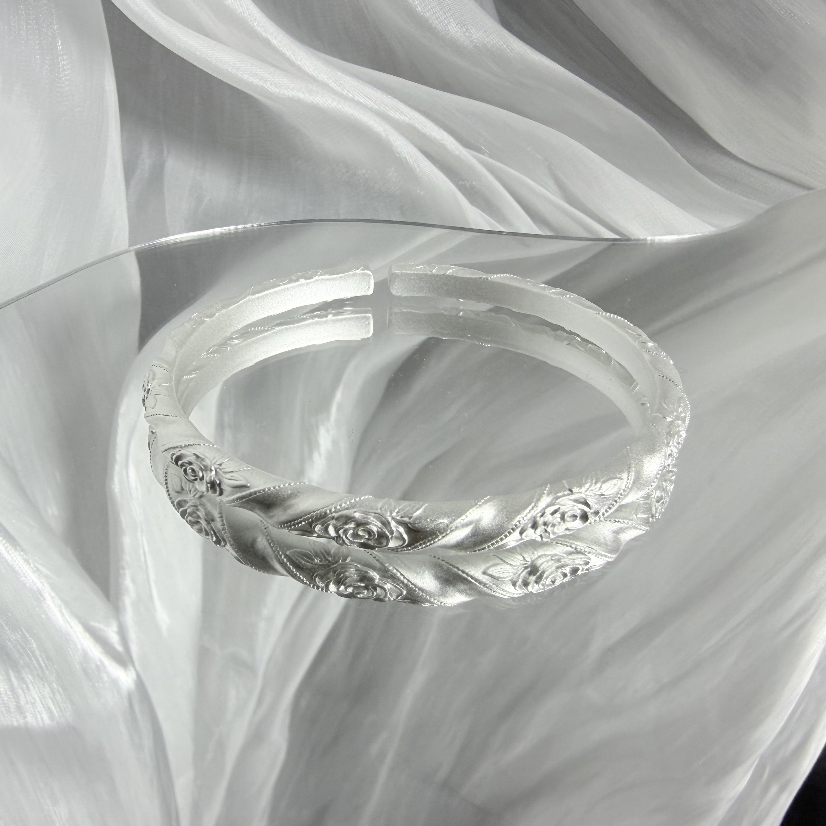 足银手镯 足银999.9白山茶银手镯 新中式百搭古法玫瑰纽带开口镯