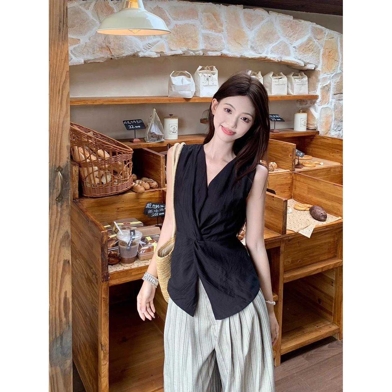 法式气质扭结无袖T恤女夏季新款设计感小众修身美背内搭吊带一体